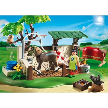 Playmobil Set figurine Centru de ingrijire pentru cai