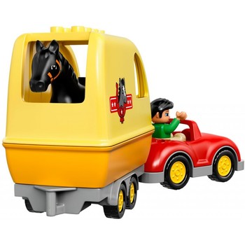 LEGO ® Masina cu remorca pentru cai