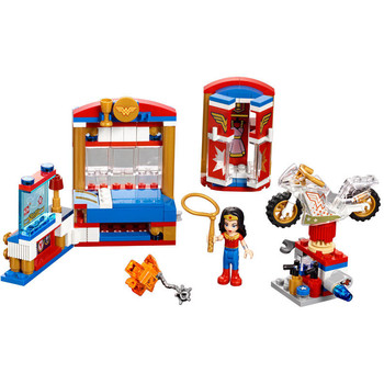 LEGO ® Super Heroes - Dormitorul lui Wonder Woman