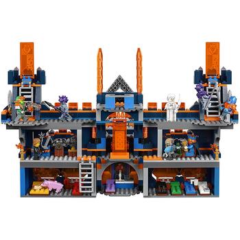 LEGO ® Castelul Knighton