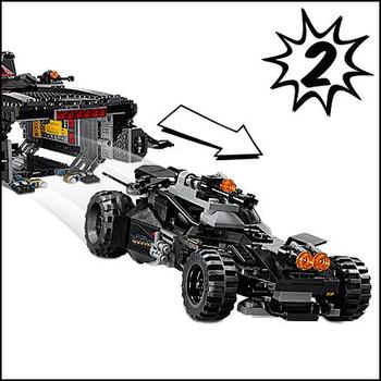 LEGO ® Flying Fox: Atacul aerian cu Batmobilul