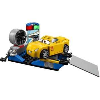 LEGO ® Simulatorul de curse Cruz Ramirez