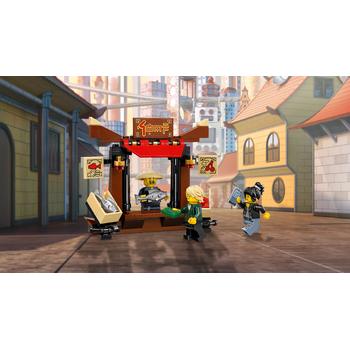 LEGO ® Urmarirea din orasul NINJAGO