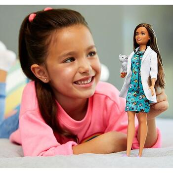 Barbie Papusa by Mattel Careers, medic veterinar cu figurina pisica
