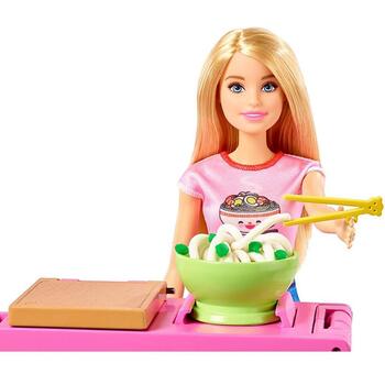 Barbie Set by Mattel Cooking and Baking, Pregateste noodles cu papusa si accesorii