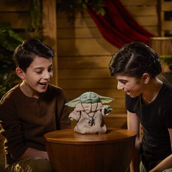 Hasbro Plus Interactiv Star Wars The Child Animatronic Edition Aka Baby Yoda