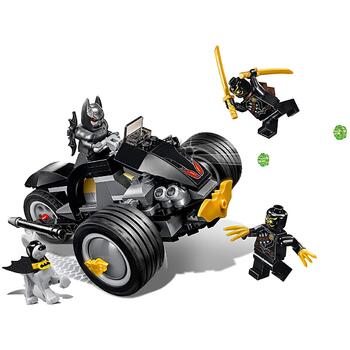 LEGO ® Batman: Atacul talonilor