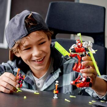 LEGO ® Robotul avion cu reactie al lui Kai